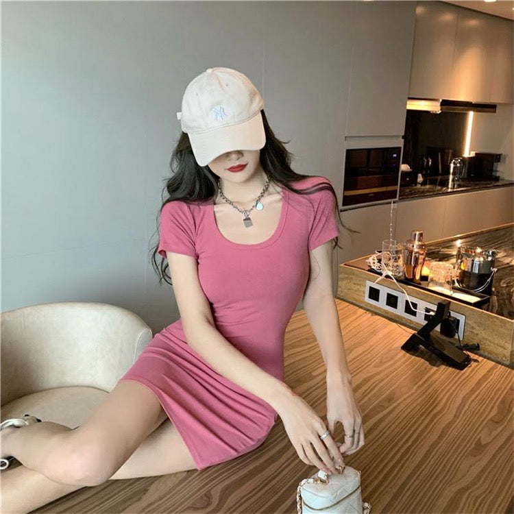 人手一件簡約緊身辣妹顯瘦連衣短裙