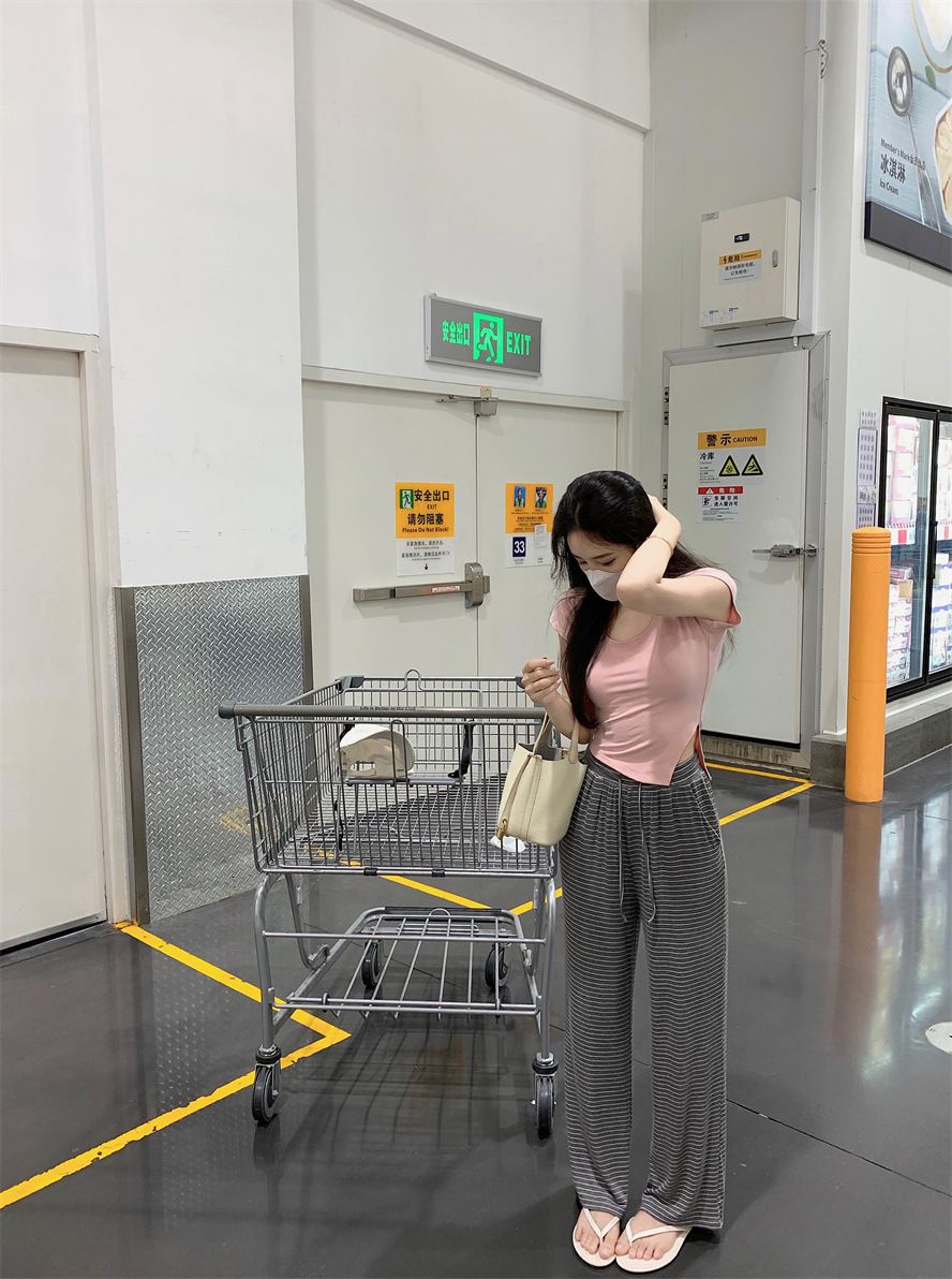 U領不規則短袖上衣