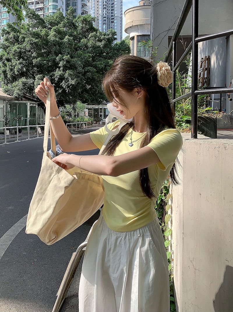 簡約正肩圓領修身褶皺短袖上衣