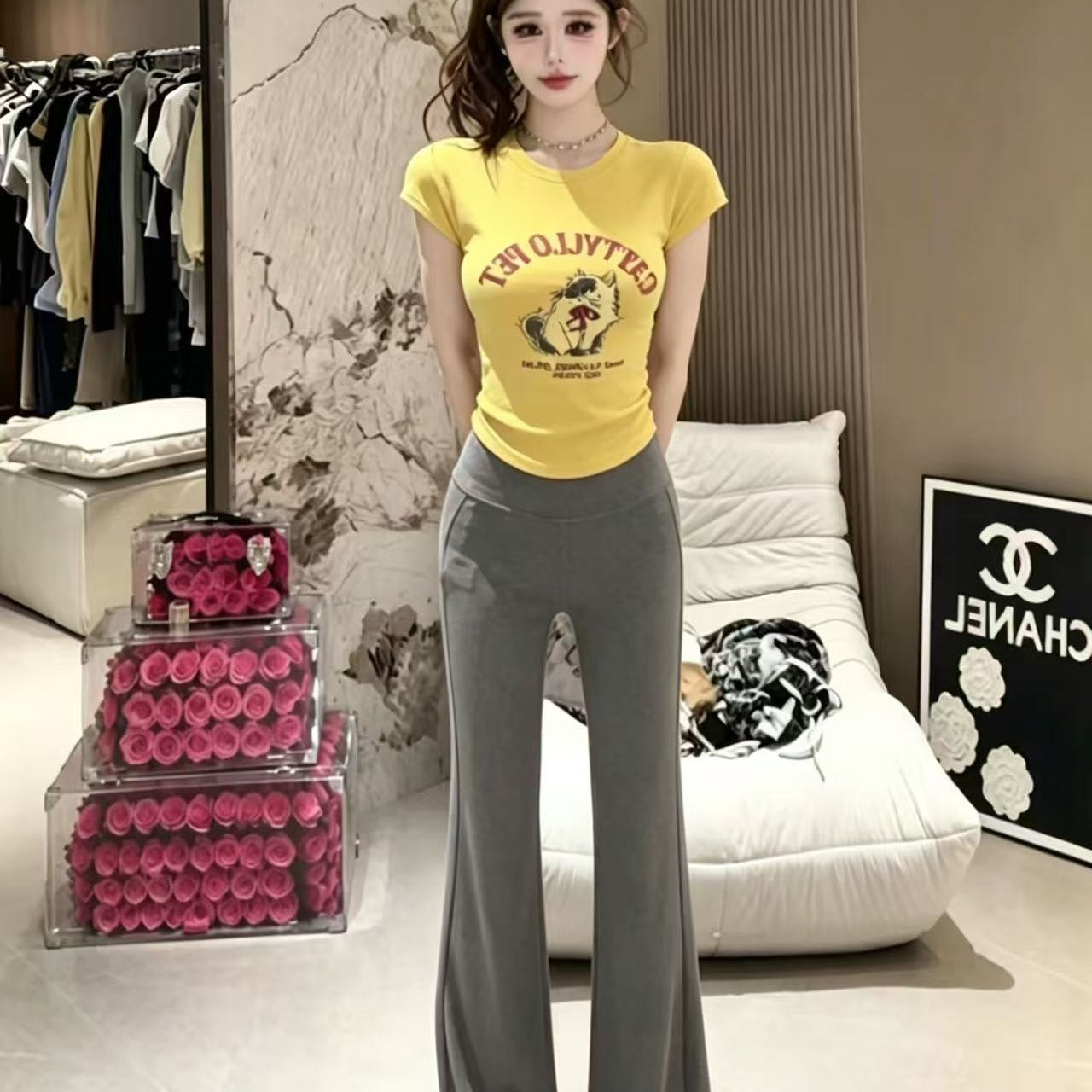 簡約貓咪修身短款上衣+高腰顯瘦微喇叭長褲