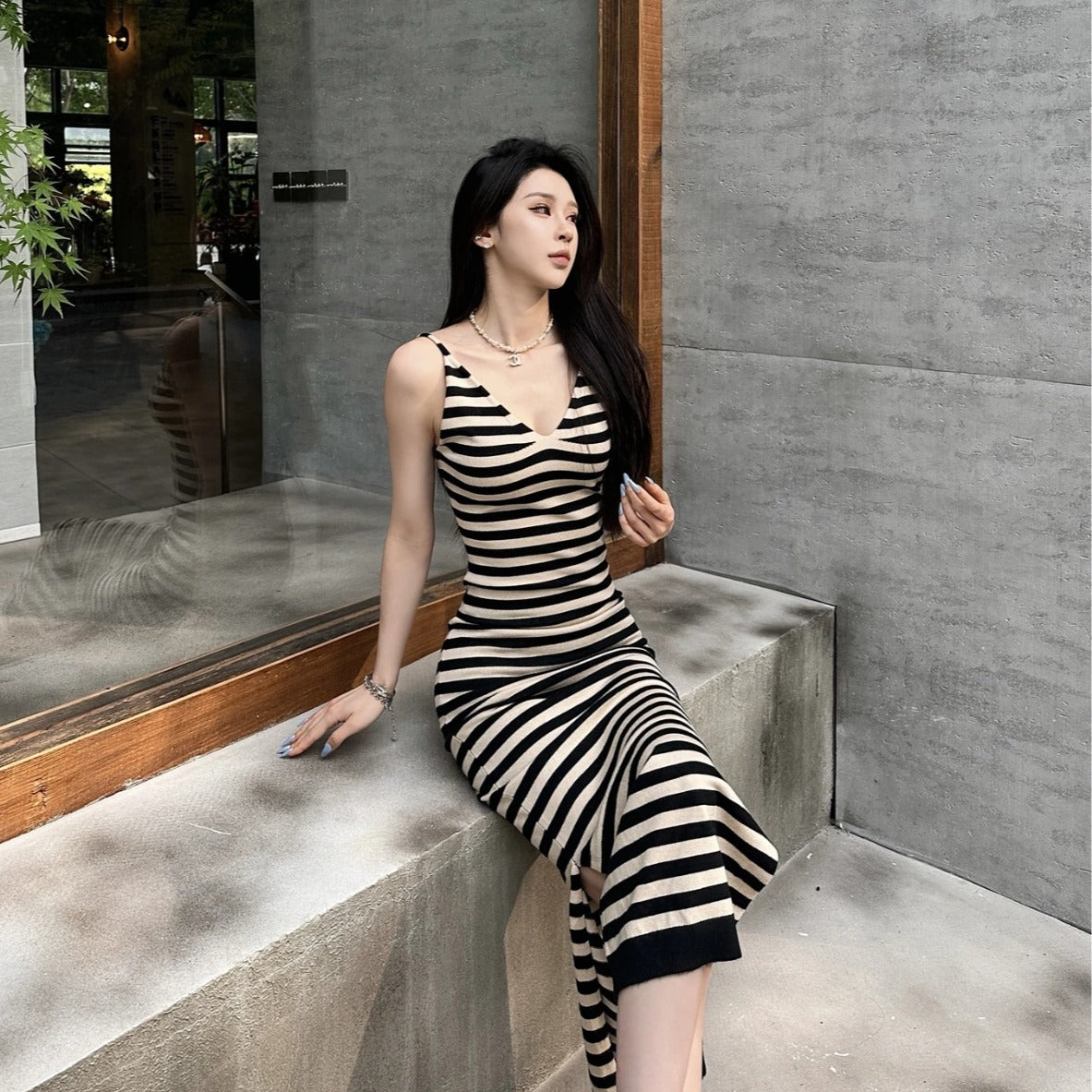 絕美辣妹條紋V領吊帶連衣裙