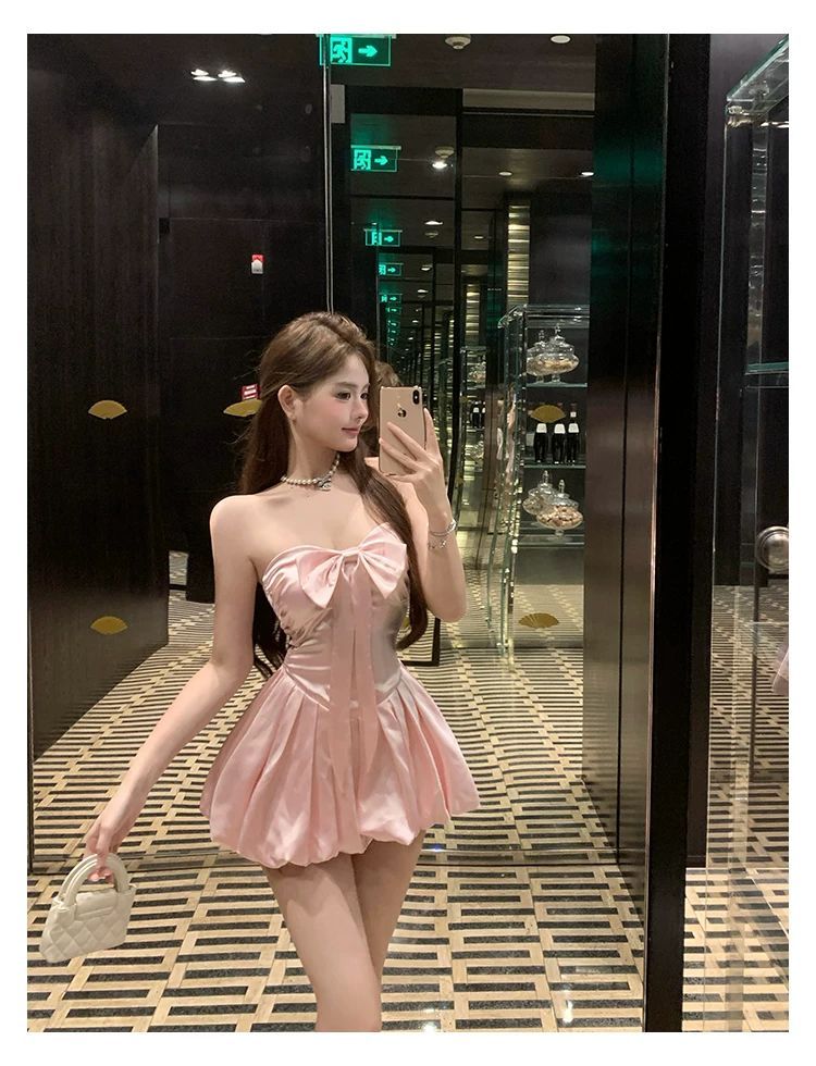 粉色緞面抹胸連身小禮服