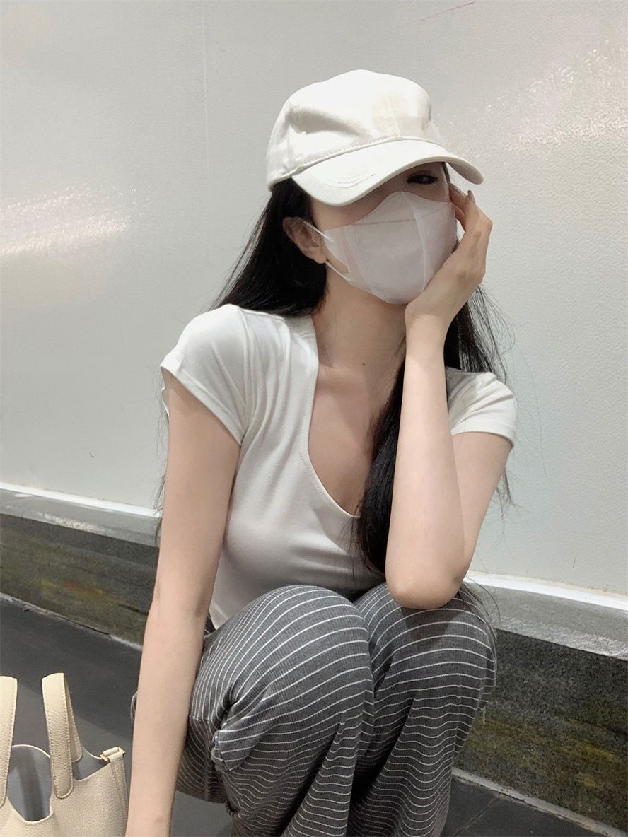 U領不規則短袖上衣