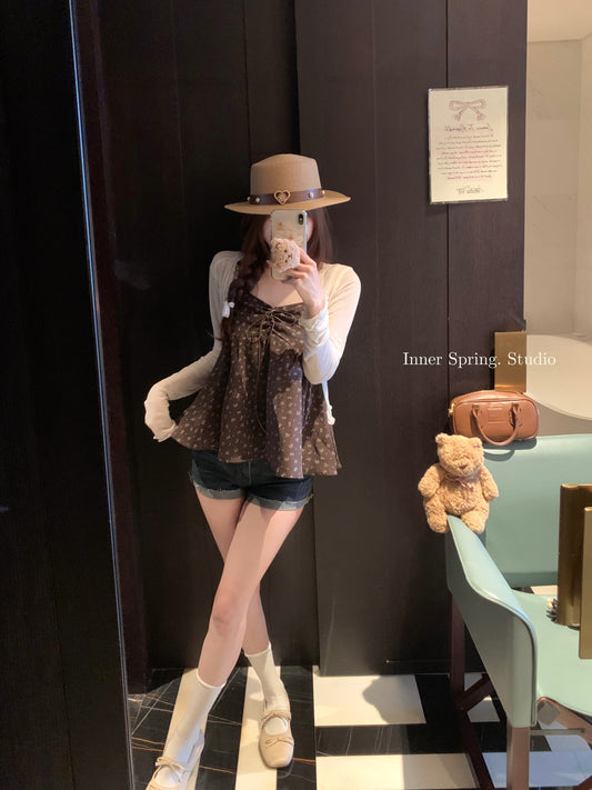 甜美蝴蝶結碎花吊帶背心&木耳邊罩衫兩件套