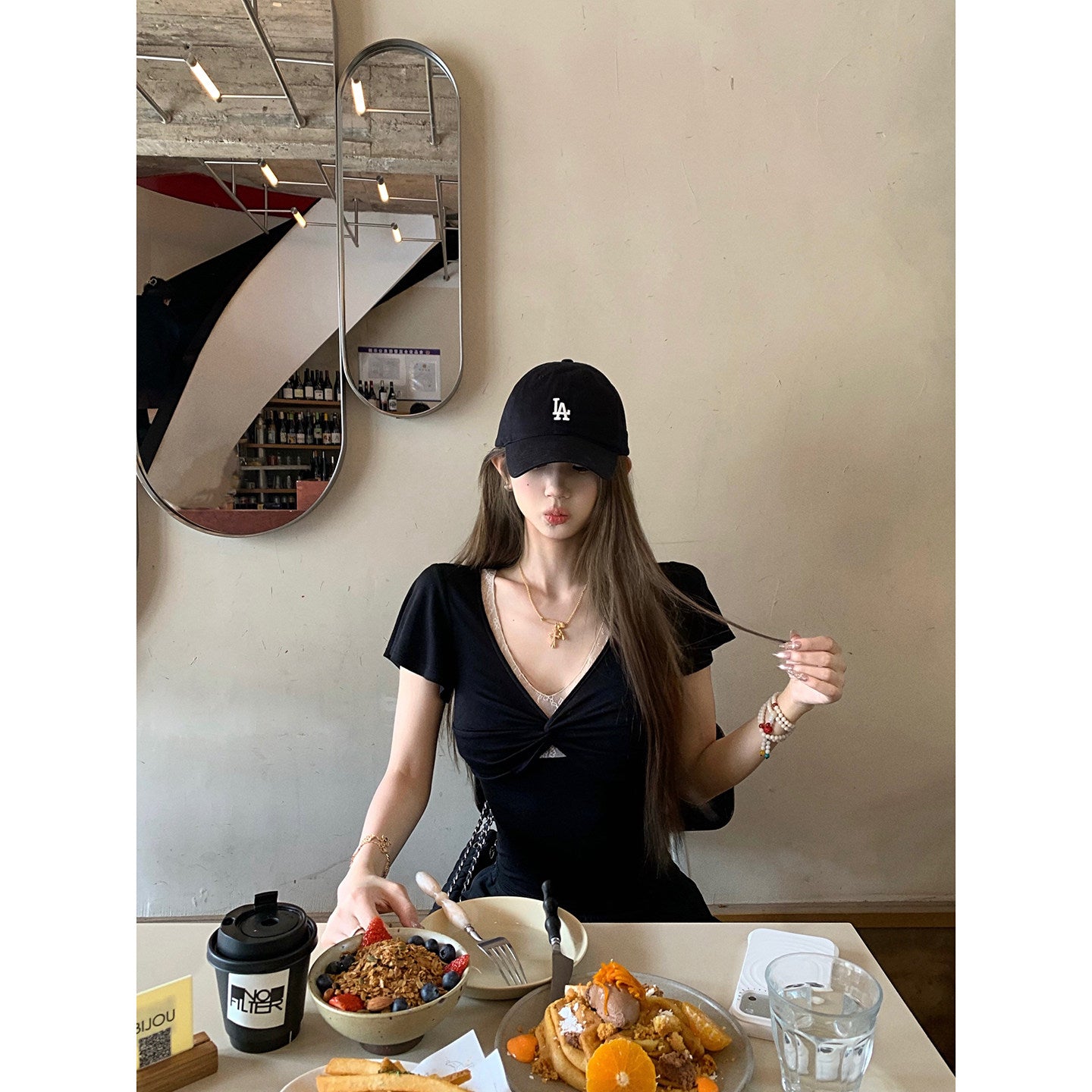 🍭V領蕾絲扭結顯瘦上衣