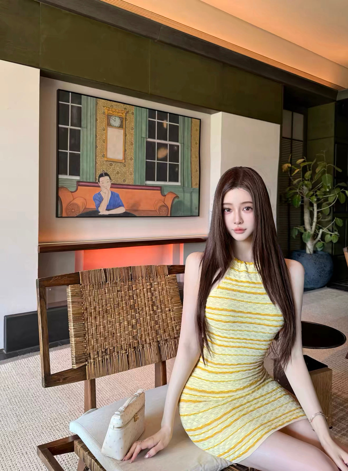 活潑黃色條紋掛脖露背收腰針織短裙
