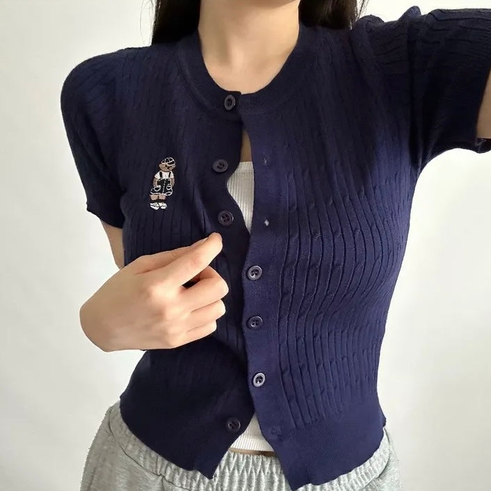 溫柔圓領麻花刺繡小熊針織上衣