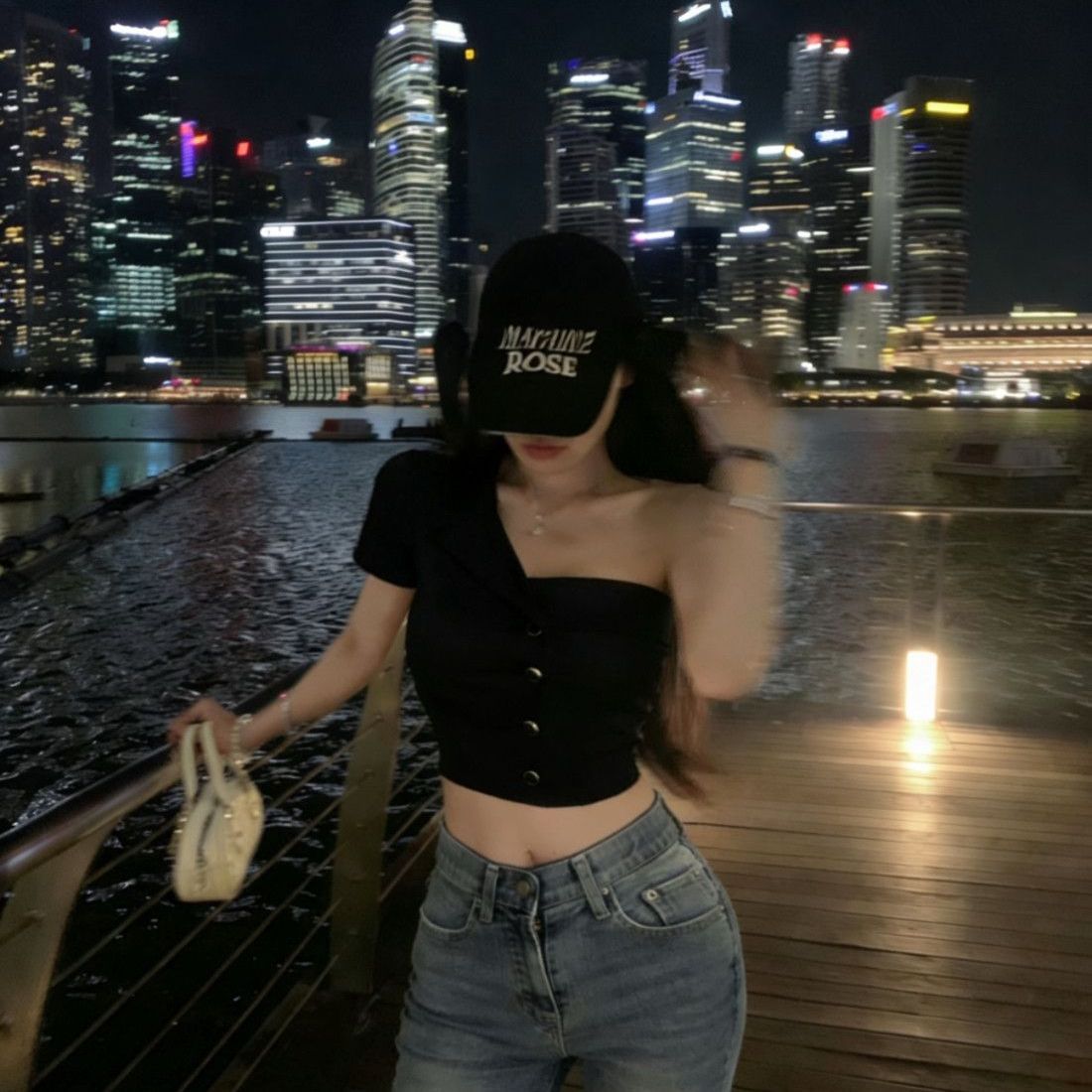 個性白色鈕扣斜領襯衫露肩上衣