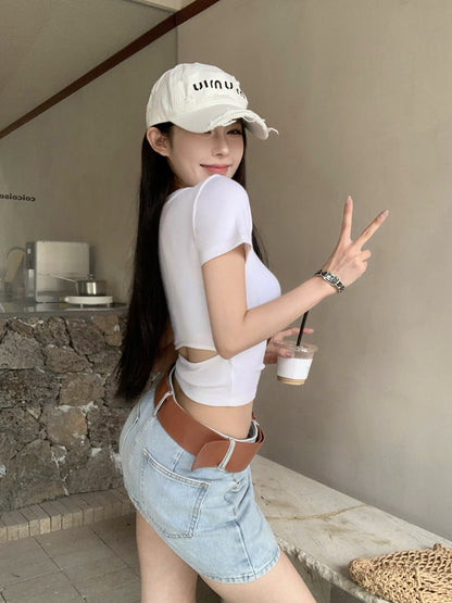 大U小心機短版上衣