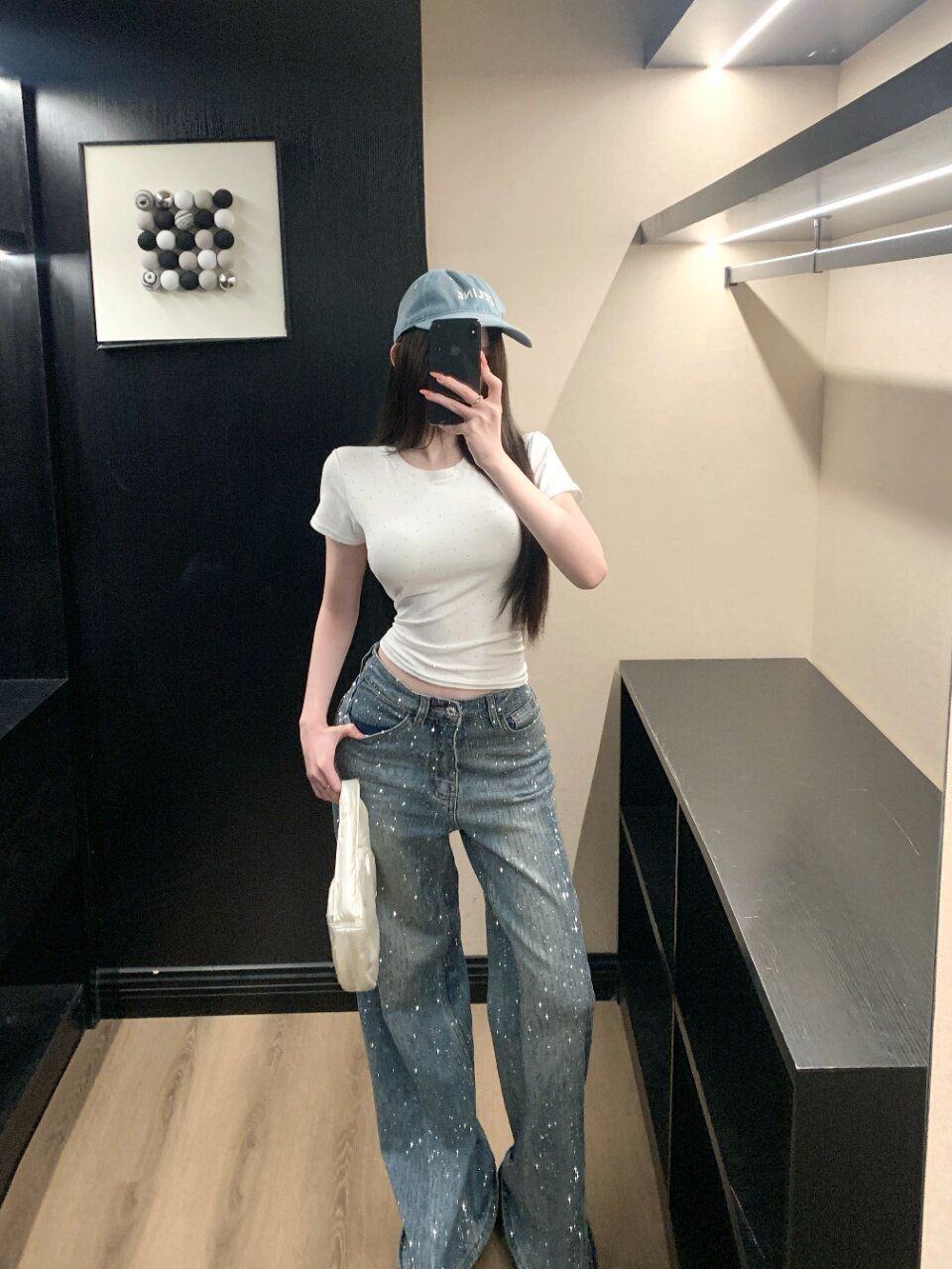 簡約燙鑽圓領正肩帶胸墊上衣