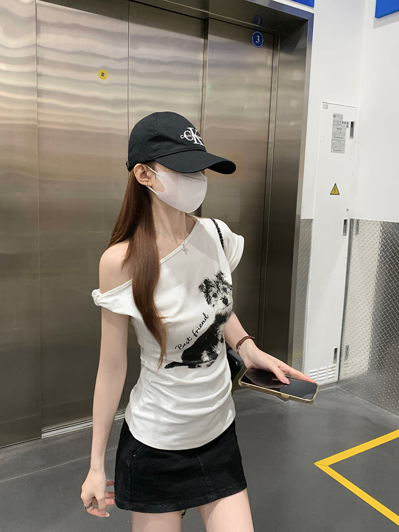 露肩顯瘦簡約斜領上衣