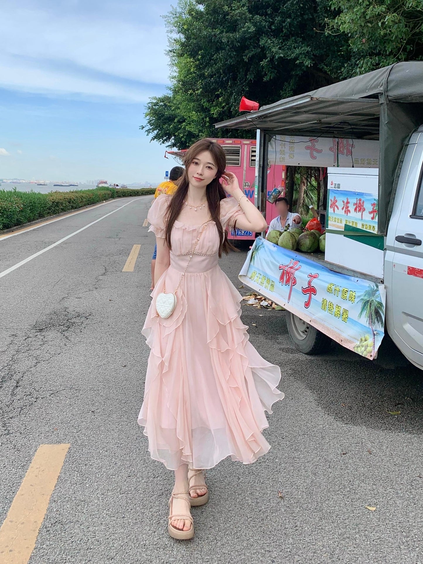 法式方領甜美溫柔連衣裙