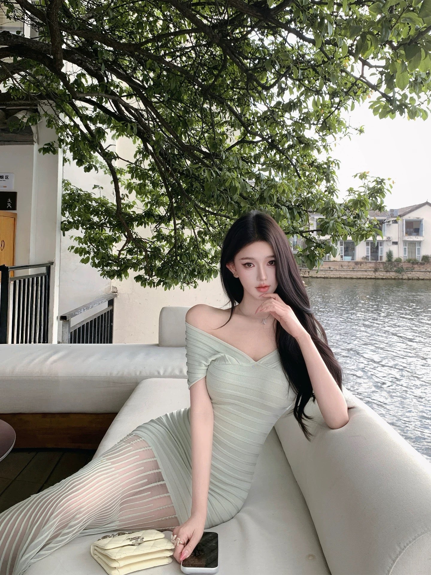 V領修身長款魚尾包臀顯瘦禮服