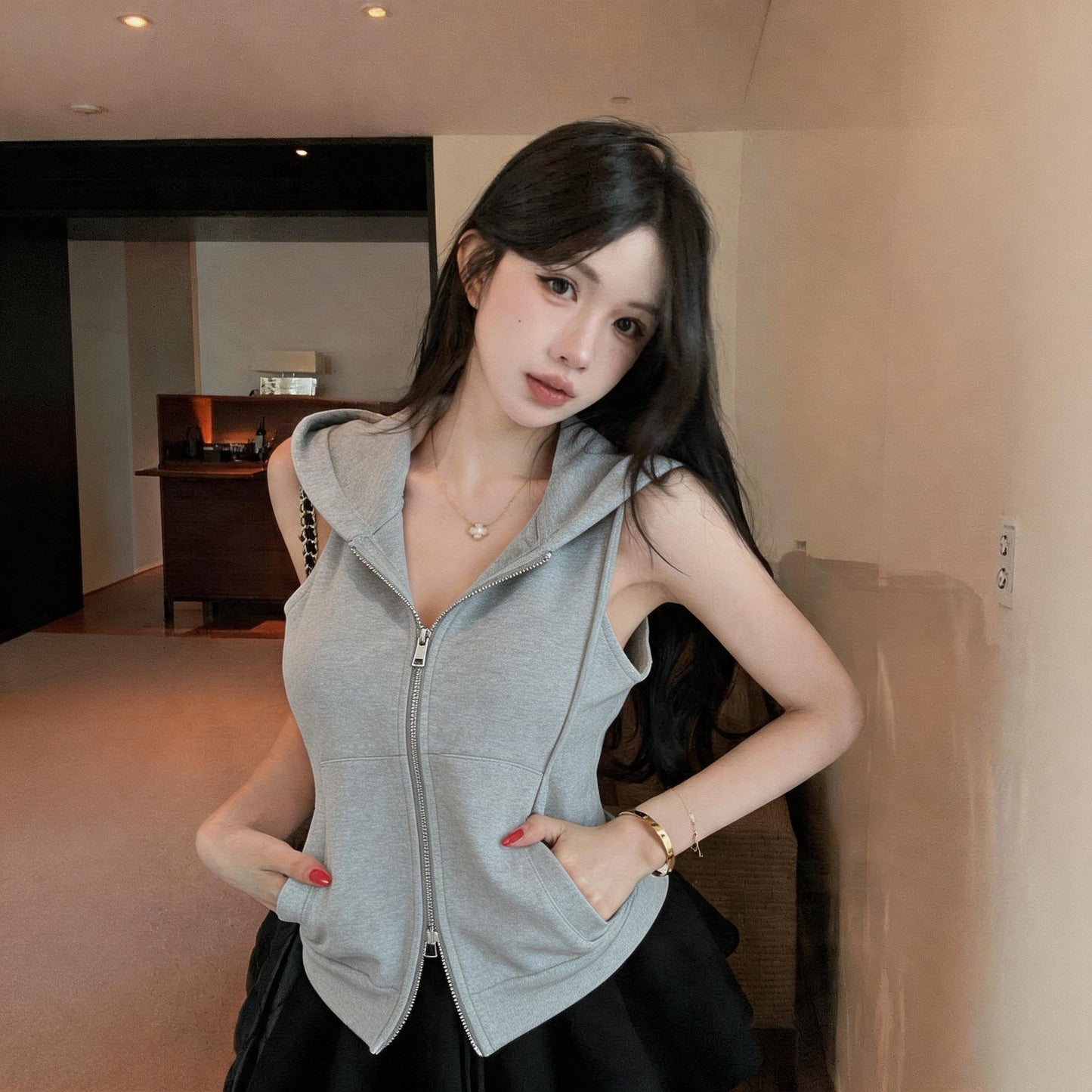歐美酷辣連帽露肩無袖上衣