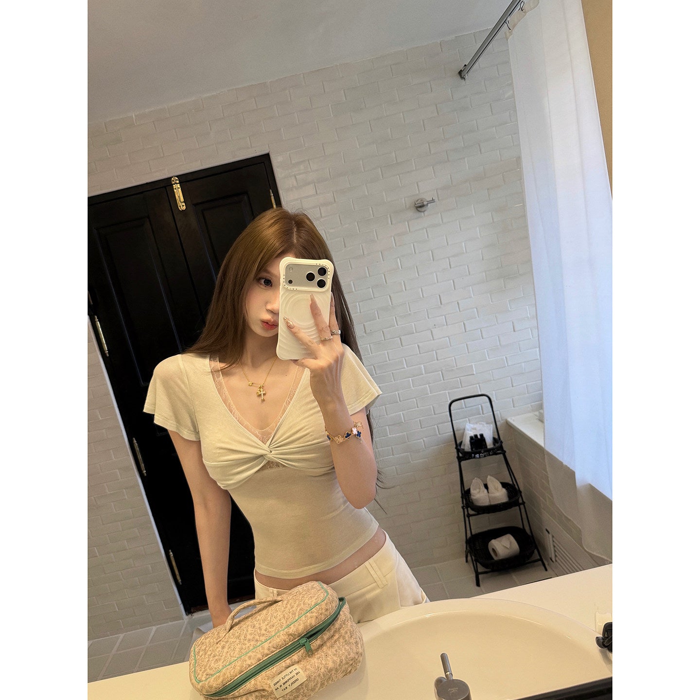 🍭V領蕾絲扭結顯瘦上衣
