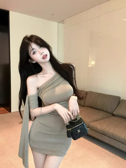 💕現貨秒出🍓溫柔斜肩露肩收腰包臀裙