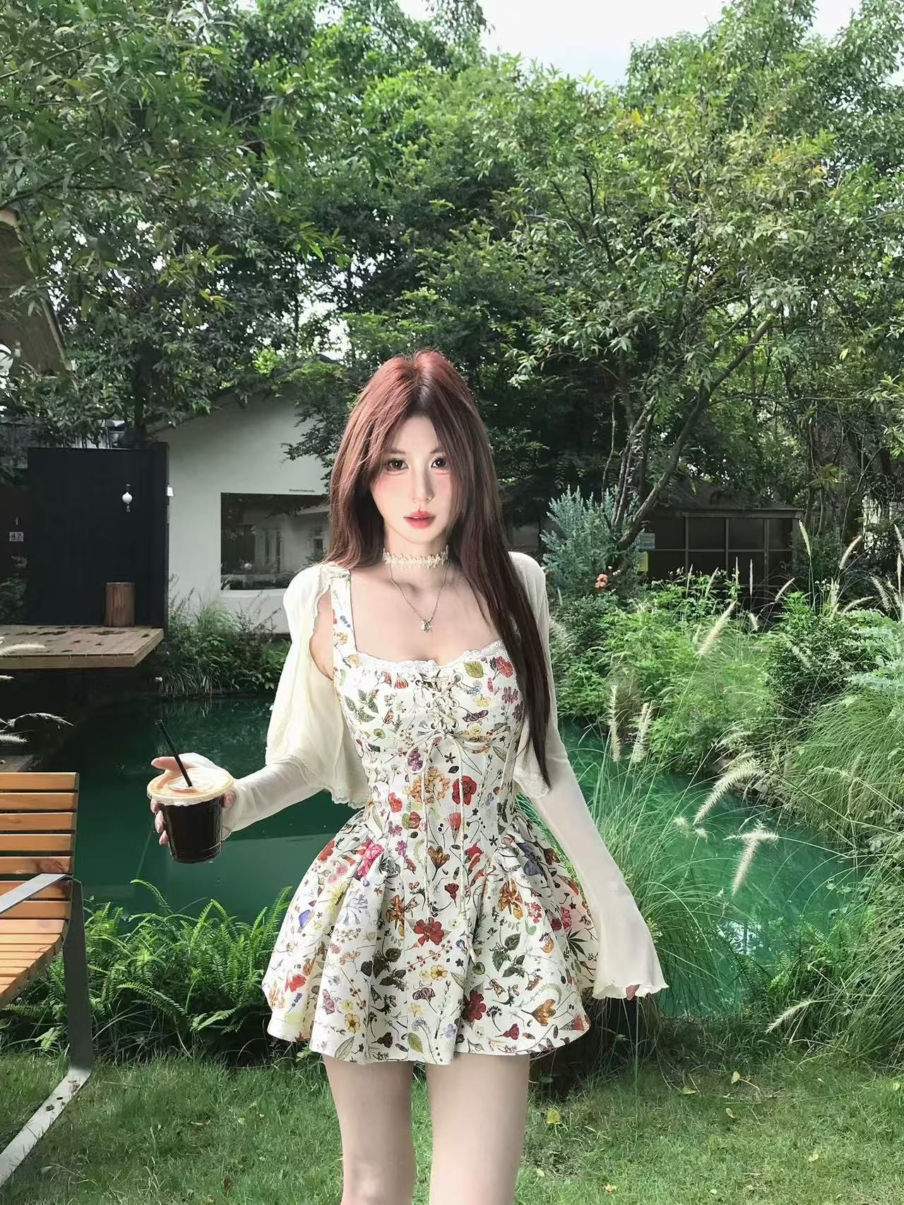 純御法式吊帶碎花連衣裙