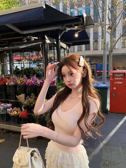 💕現貨秒出🍓V領顯胸針織短袖上衣