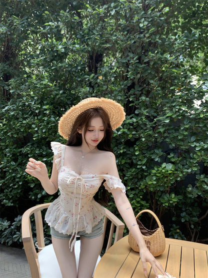 杏色碎花系帶小飛袖方領襯衫上衣