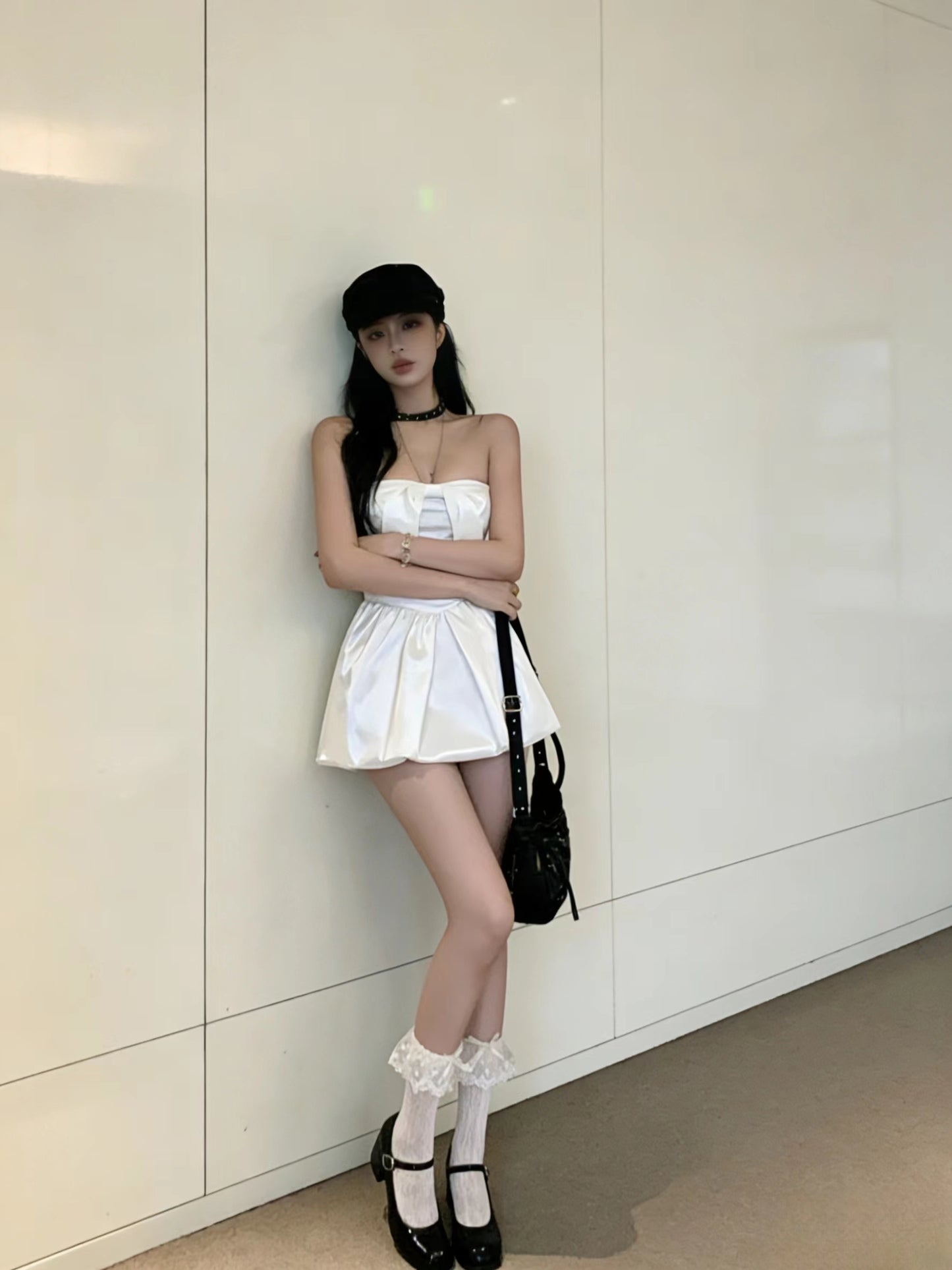 優雅白色花苞大擺抹胸蝴蝶結連衣短裙