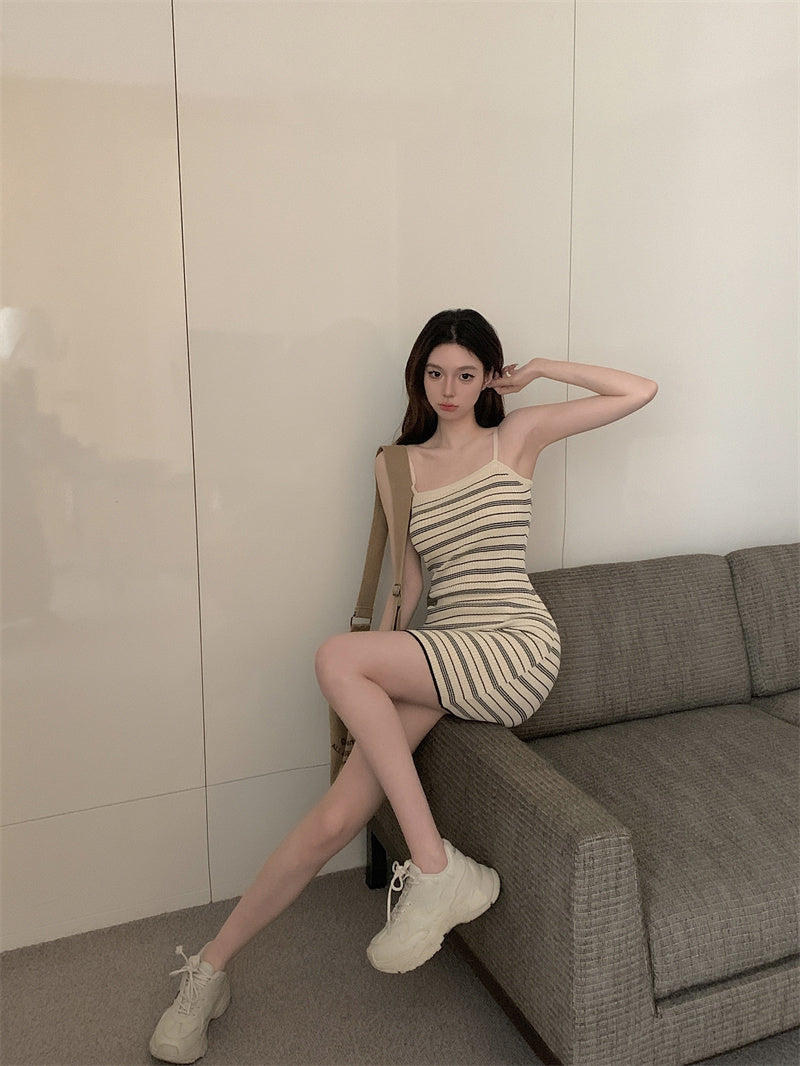 簡約復古條紋針織吊帶連衣裙