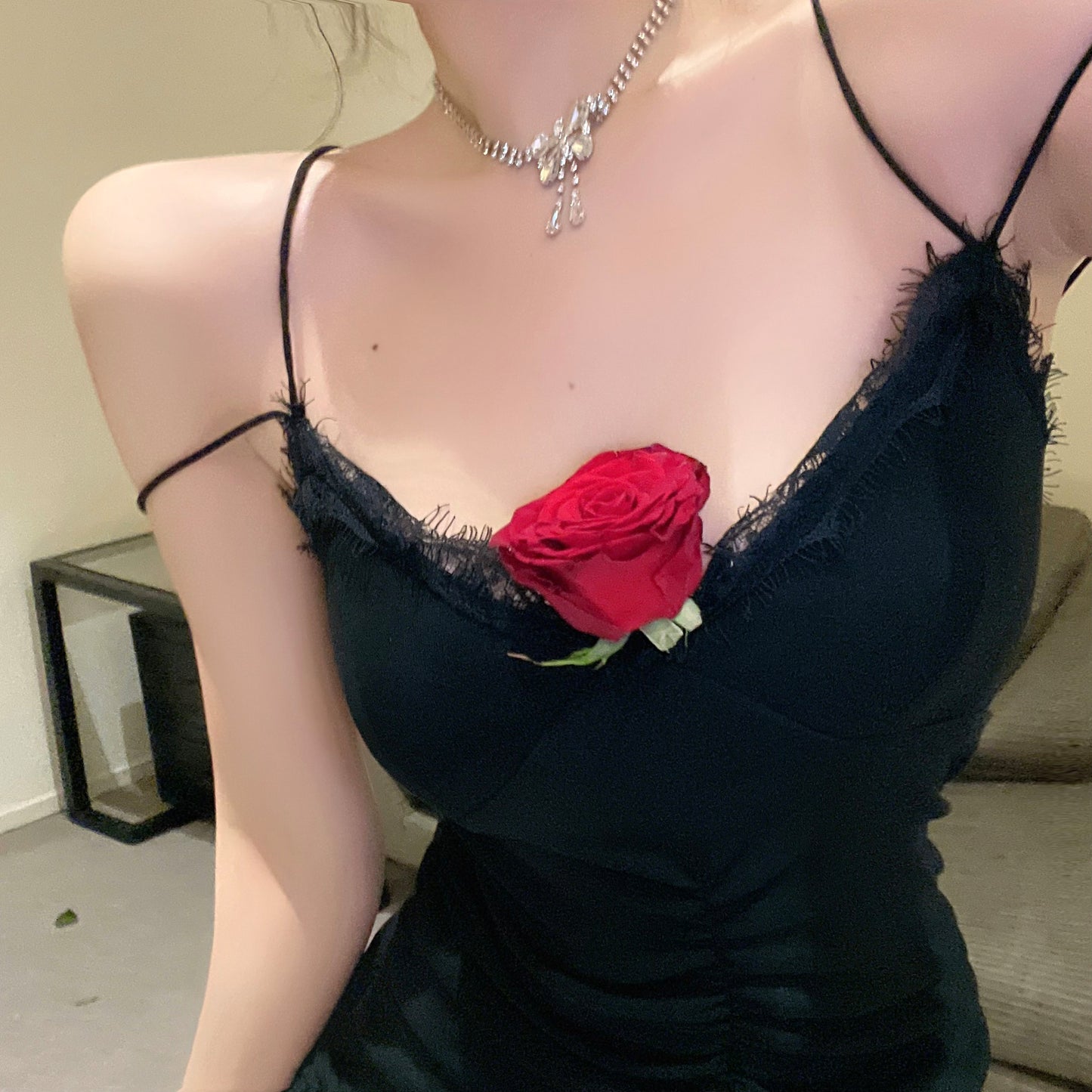 性感辣妹收腰蕾絲包臀短裙