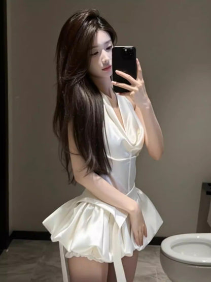 💕現貨秒出🍓高級感白色掛脖花苞連衣裙