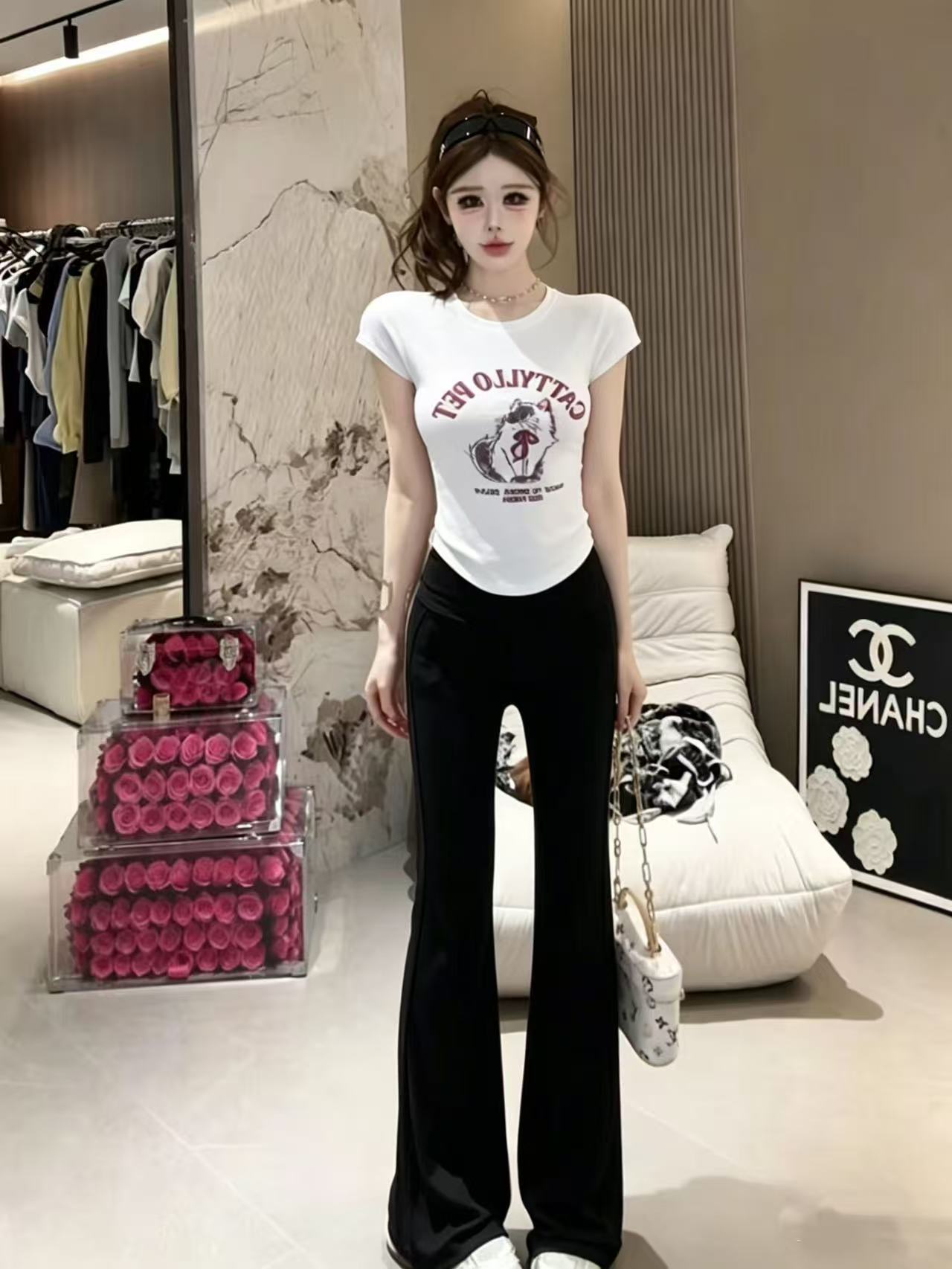 簡約貓咪修身短款上衣+高腰顯瘦微喇叭長褲