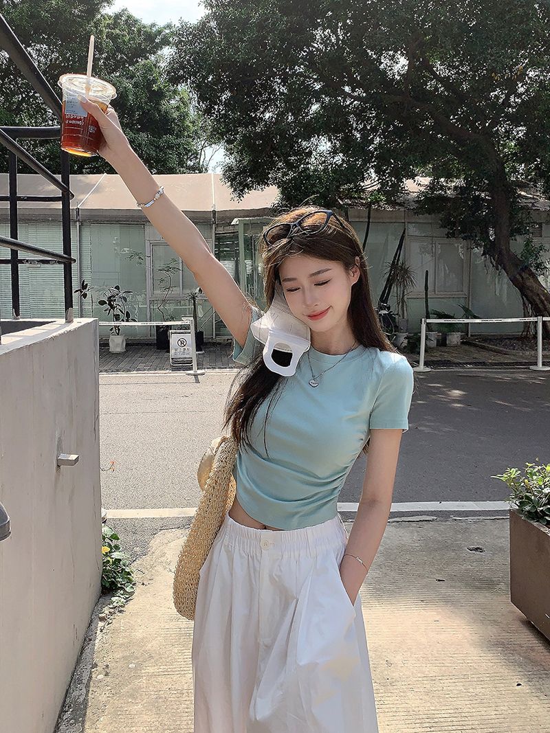 簡約正肩圓領修身褶皺短袖上衣