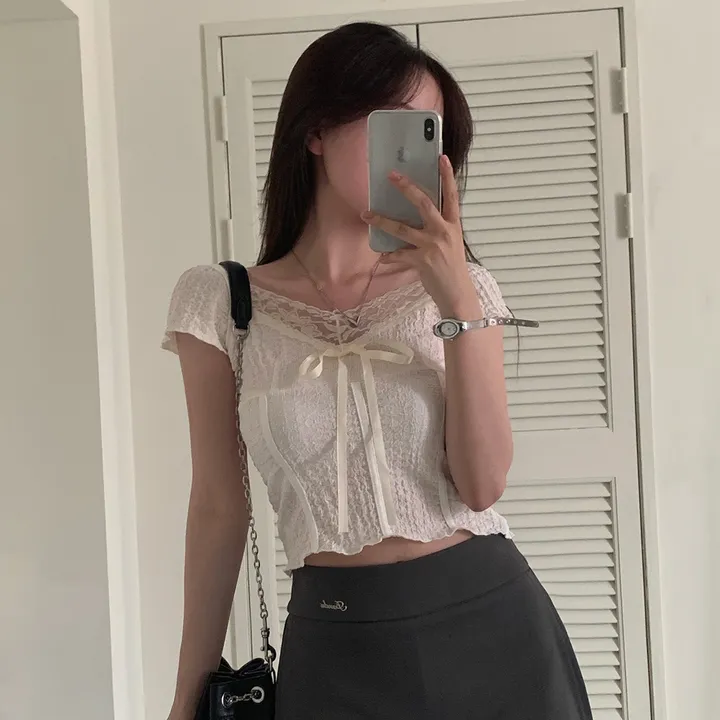 蕾絲蝴蝶結小飛袖吊帶上衣