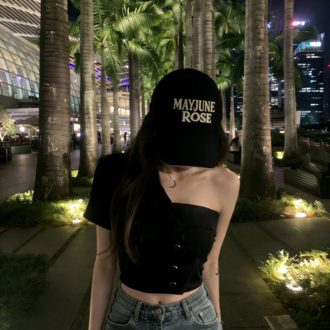個性白色鈕扣斜領襯衫露肩上衣