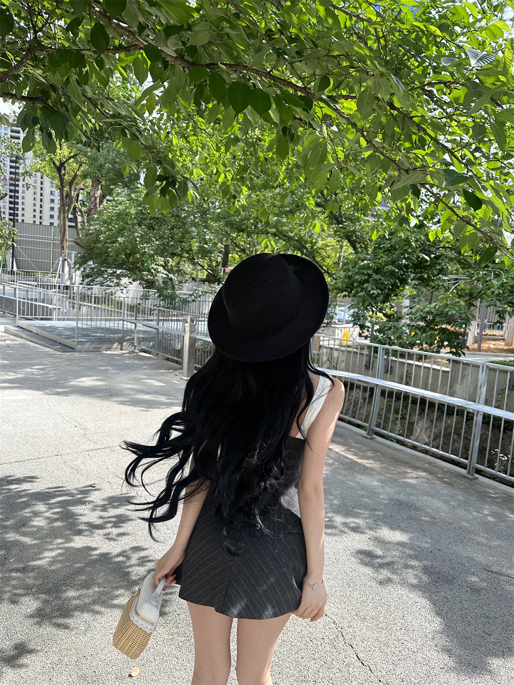 撞色條紋修身包臀兩件套