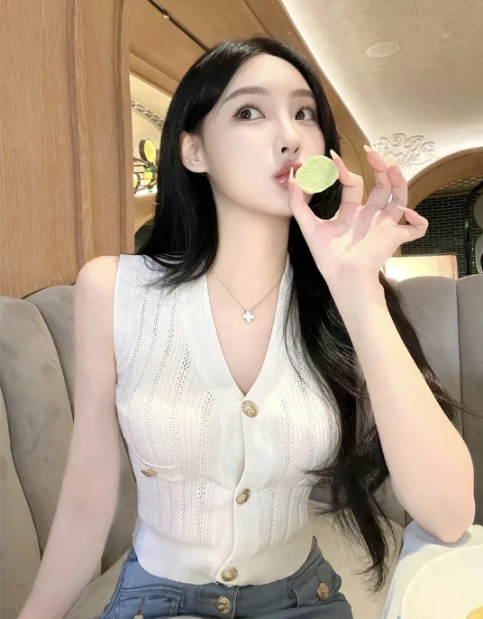 奢香名媛V領針織馬甲上衣