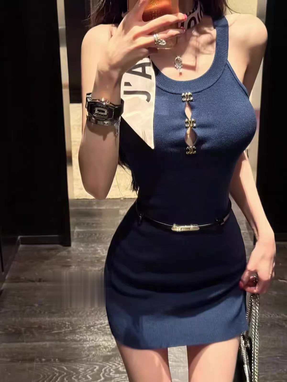 氣質名媛掛脖修身宴會小禮服