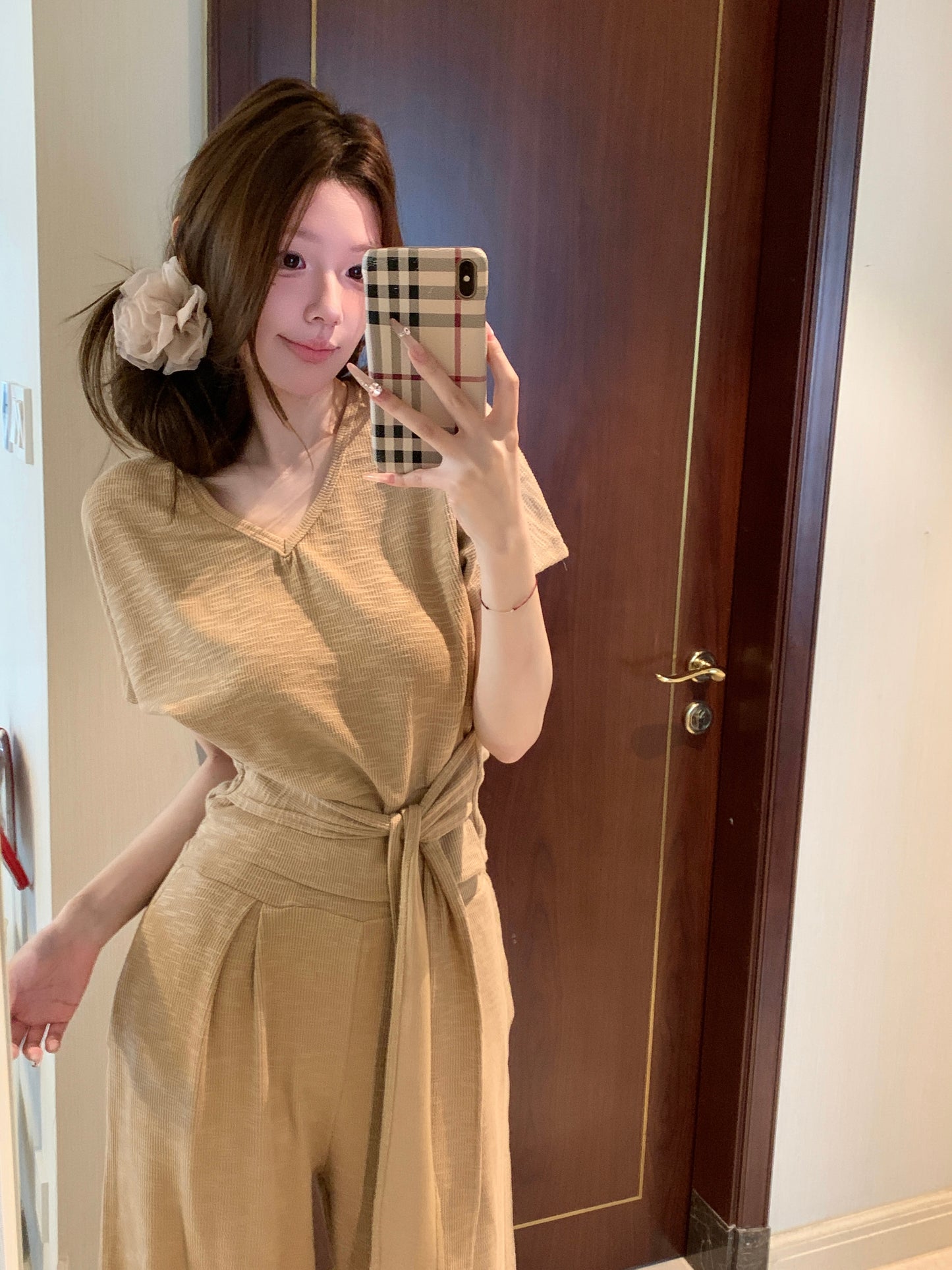 綁帶收腰V領上衣配寬褲兩件套