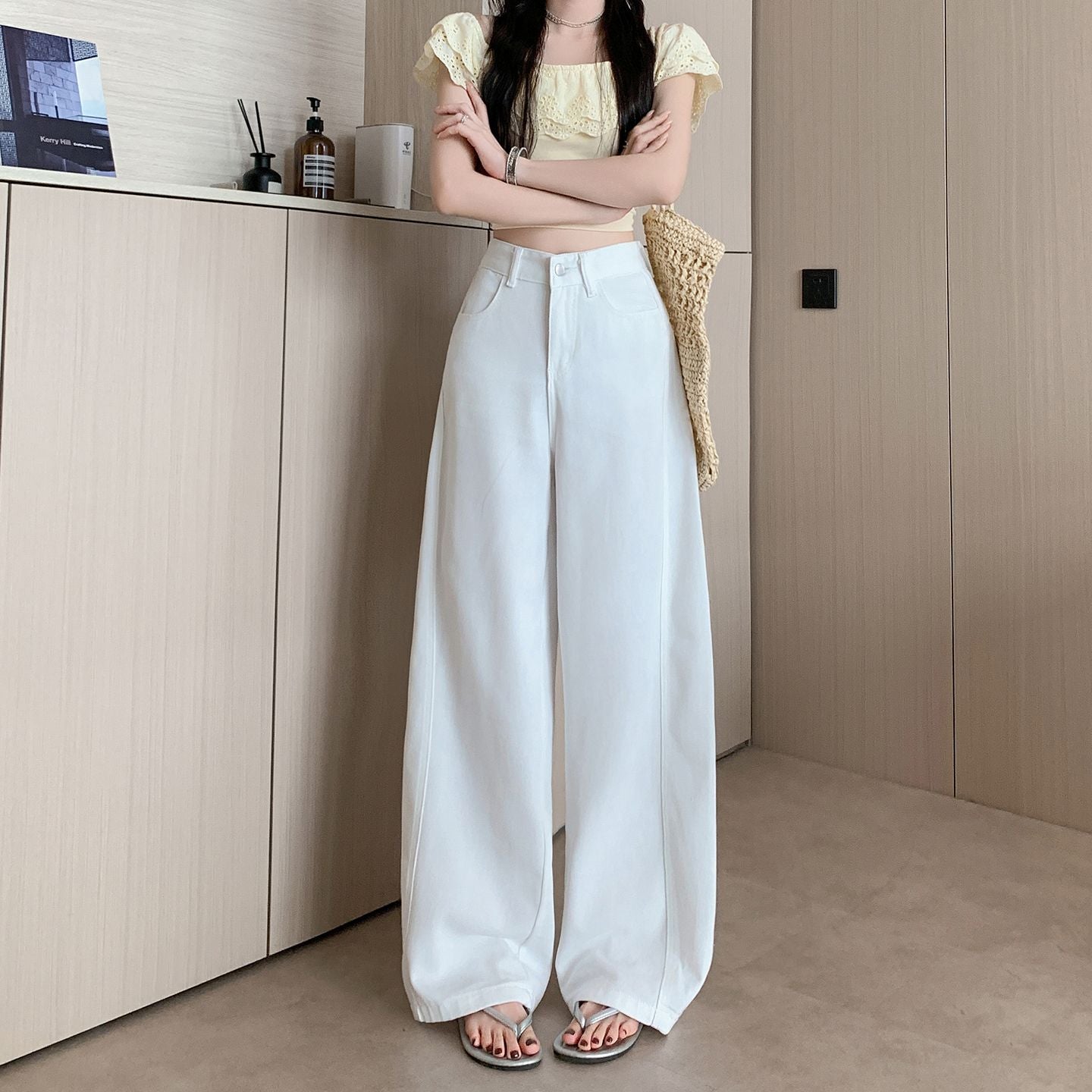 百搭休閒高腰白色彎刀牛仔褲