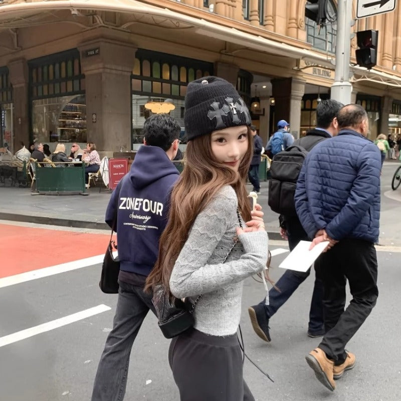 純御灰色簍空針織綁帶修身短款毛衣