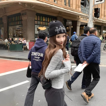 純御灰色簍空針織綁帶修身短款毛衣
