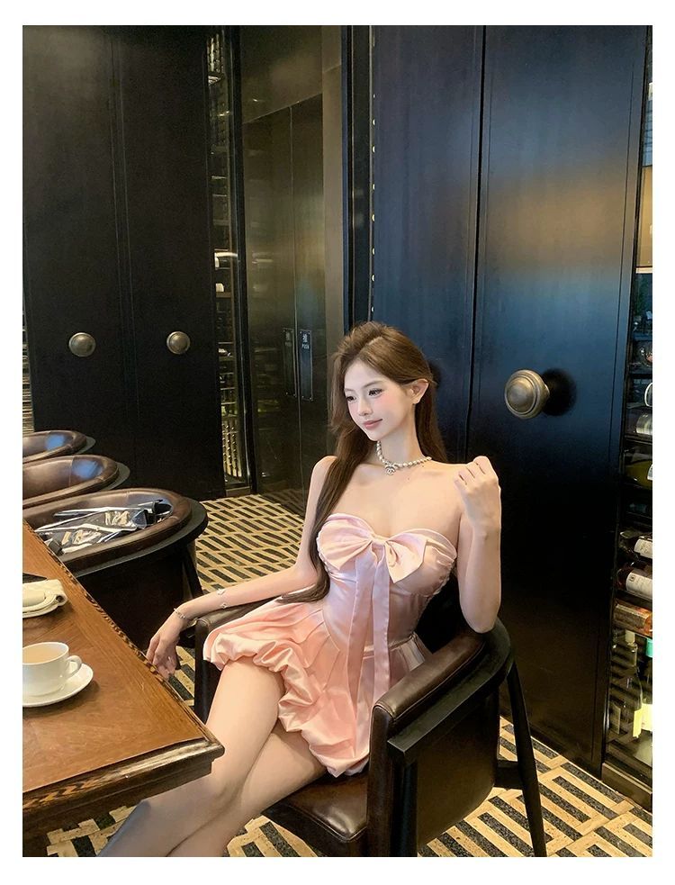粉色緞面抹胸連身小禮服