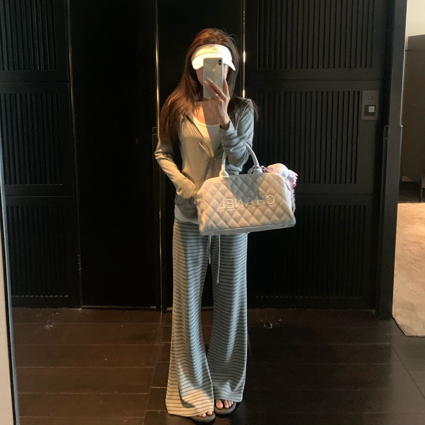 條紋懶懶垂感休閒微喇叭褲
