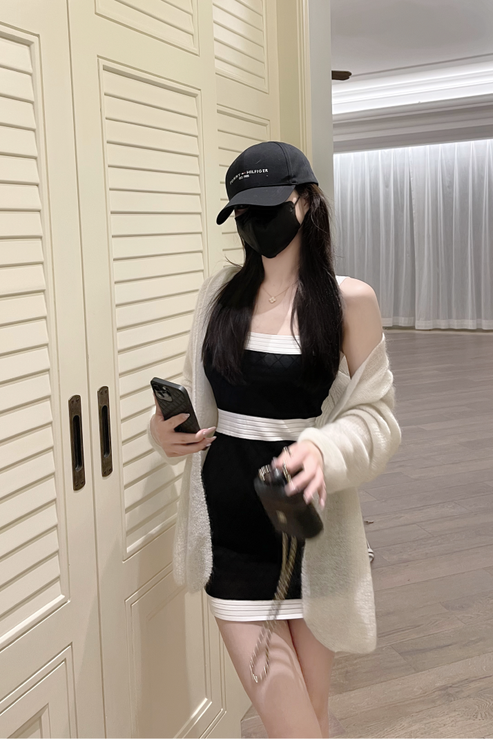 顯身材拼接寬吊帶冰絲連衣裙
