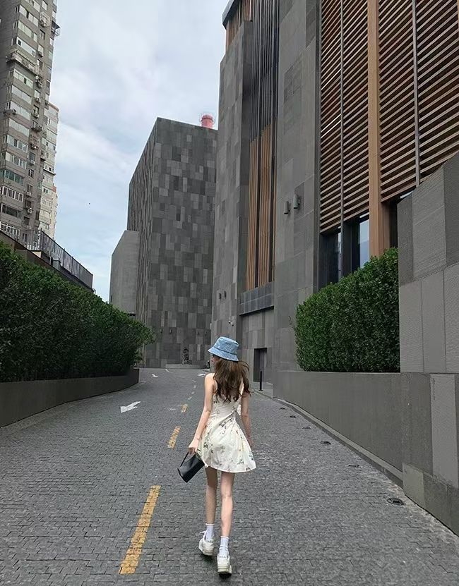 夏季收腰系帶碎花連身吊帶短裙