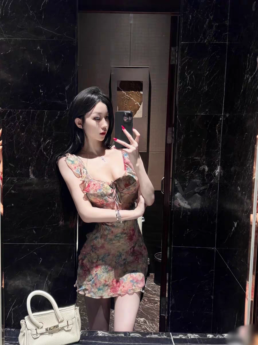 💕現貨秒出🍓法式碎花吊帶連衣短裙