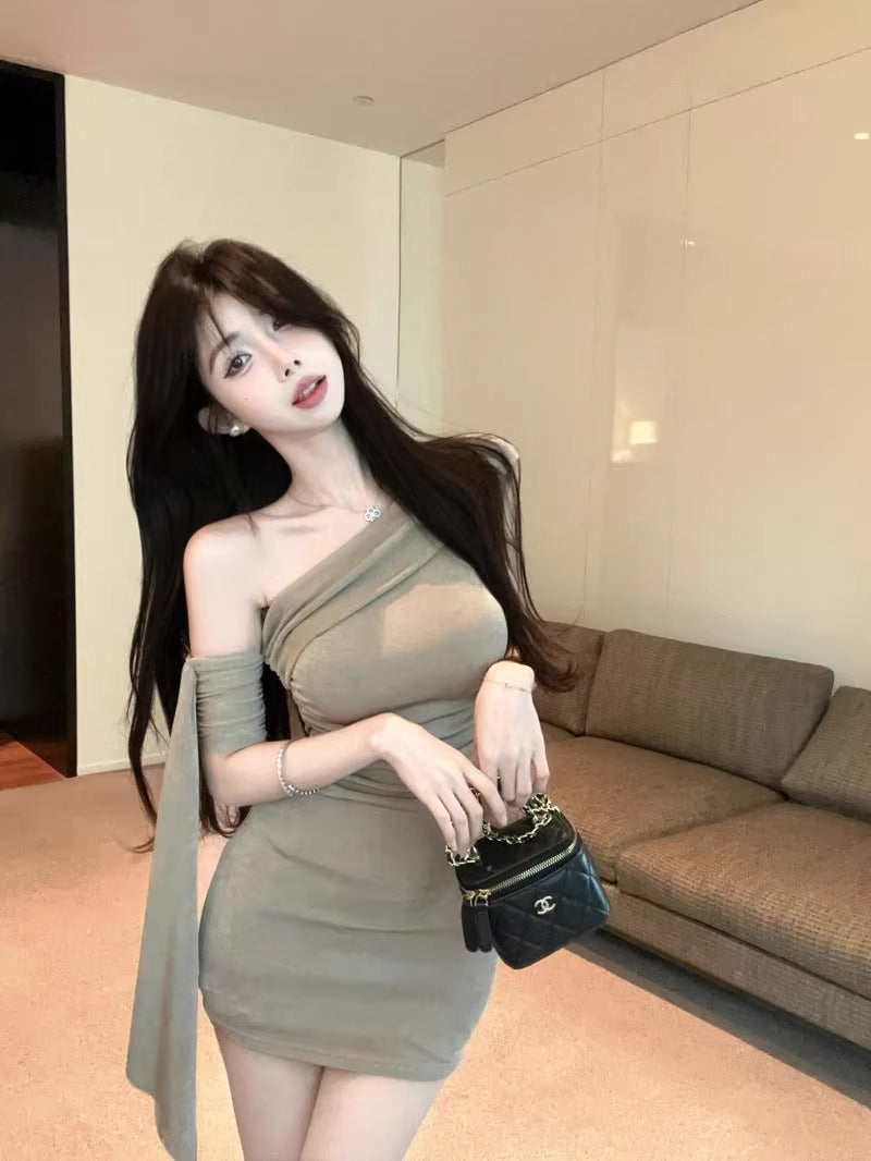 💕現貨秒出🍓溫柔斜肩露肩收腰包臀裙